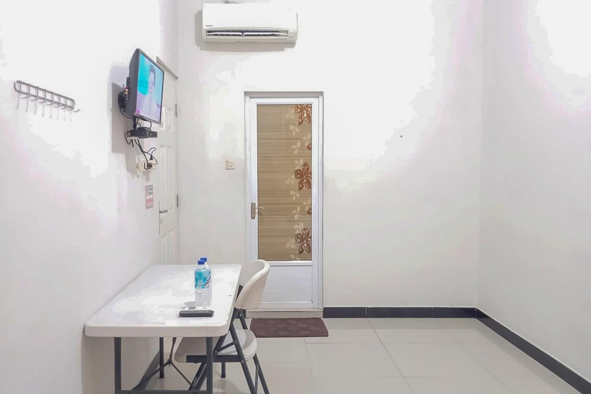 Waringin Guest House Tegal Mitra Reddoorz Экстерьер фото