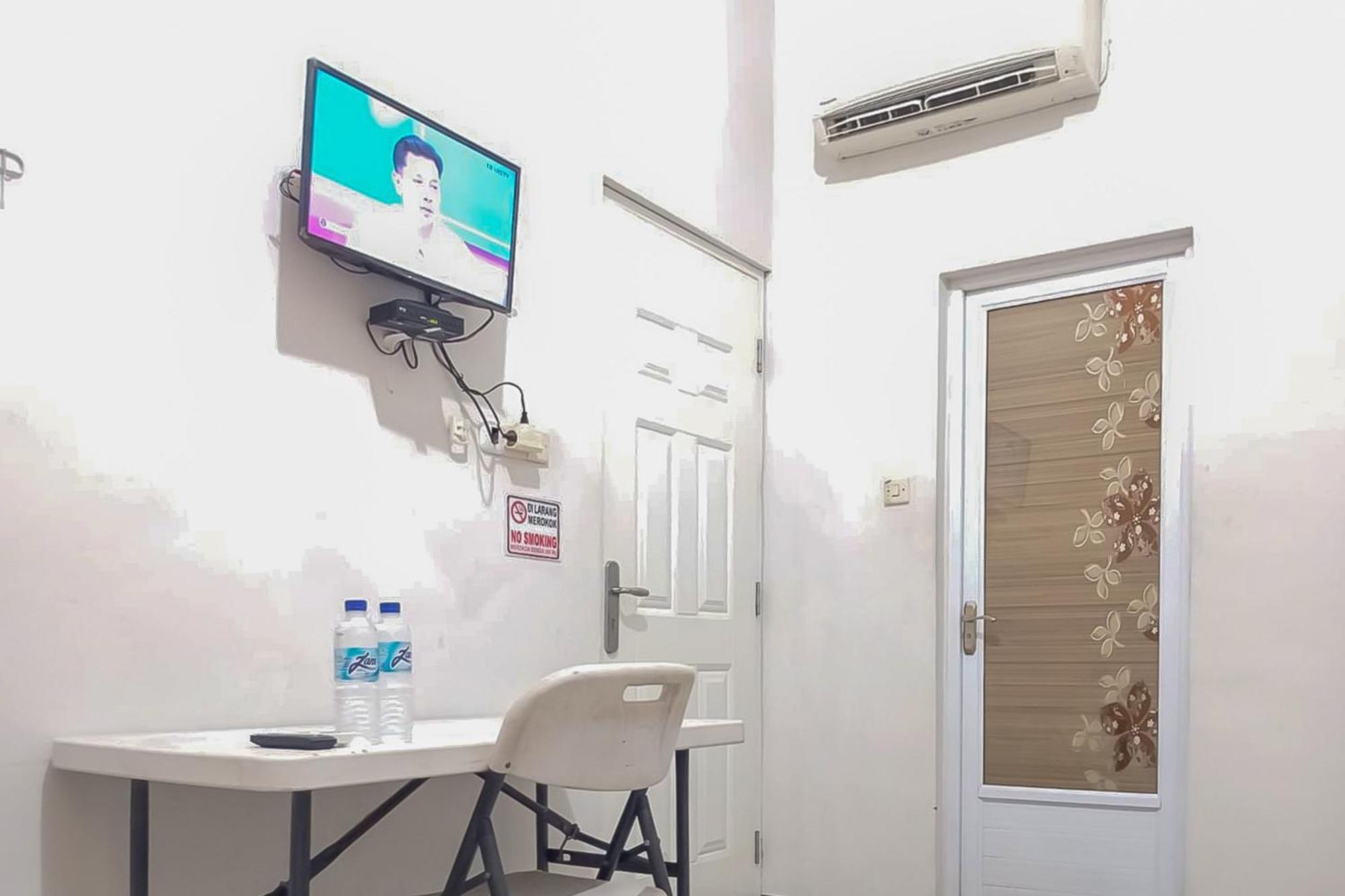 Waringin Guest House Tegal Mitra Reddoorz Экстерьер фото