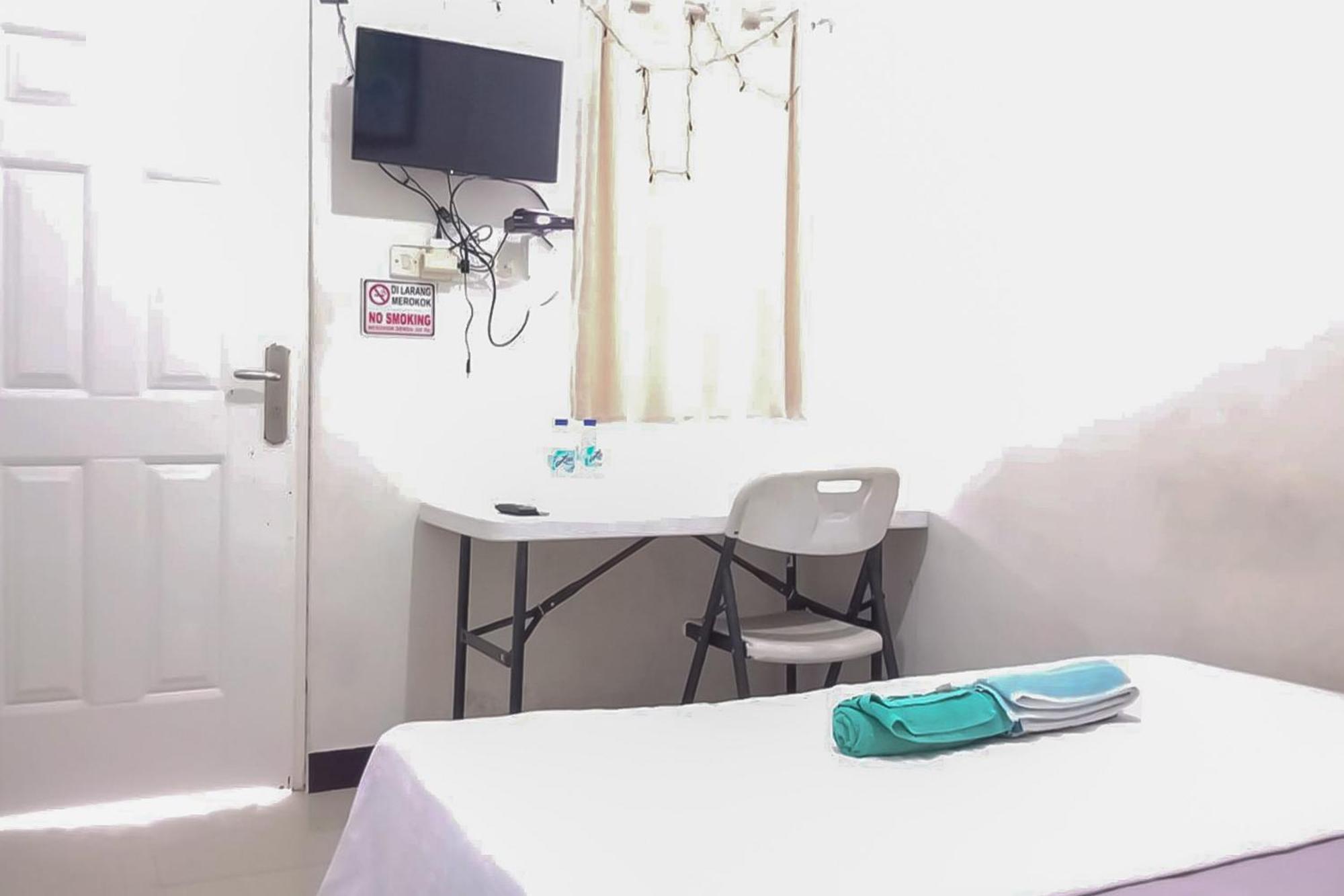 Waringin Guest House Tegal Mitra Reddoorz Экстерьер фото