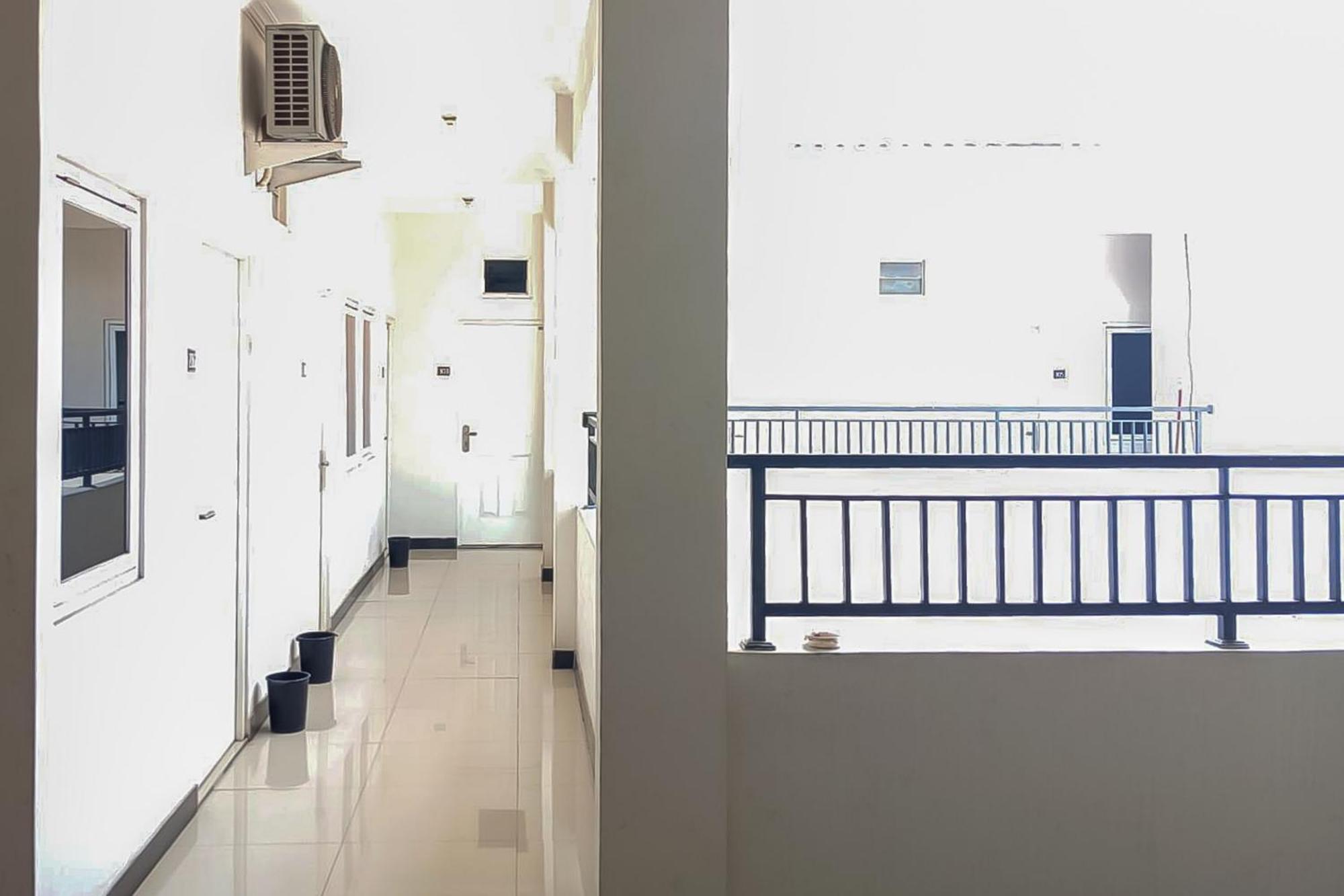 Waringin Guest House Tegal Mitra Reddoorz Экстерьер фото